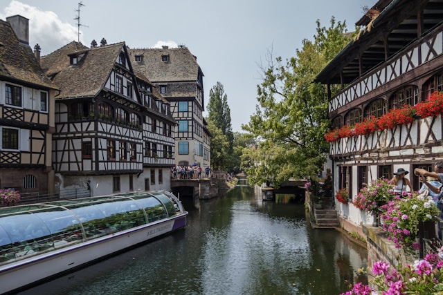 Pourquoi les bateaux-mouches de Strasbourg sont-ils la clé d’une balade inoubliable ?