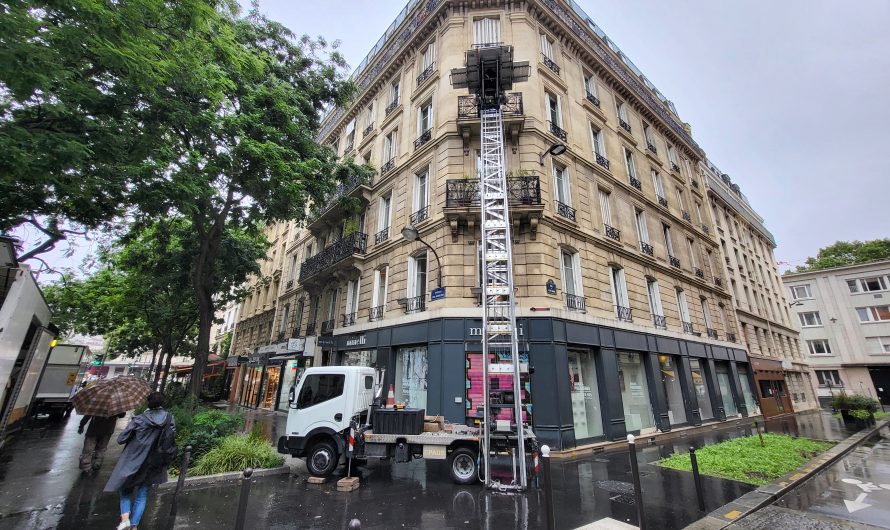 Quelles autorisations faut-il obtenir pour installer un monte-meuble à Paris 75008 ?