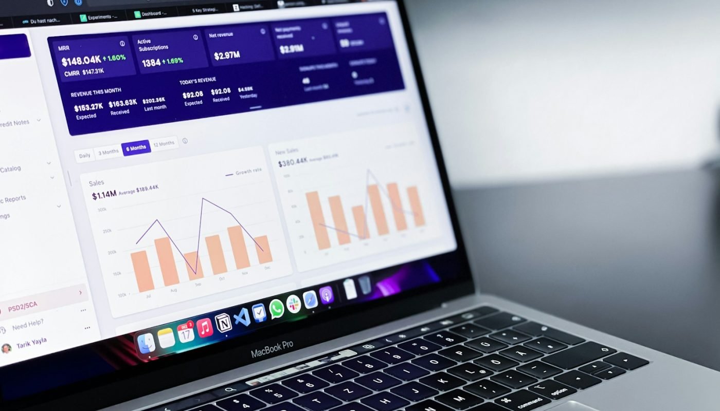 ordinateur portable noir et argent