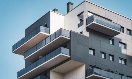 Façade moderne d'un immeuble résidentiel pour une Agence immobilière.