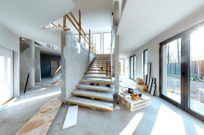 Est-ce qu’une entreprise est capable de rénover entièrement ma maison ? Guide complet pour comprendre