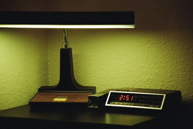 Réveils parlants : un allié essentiel pour les personnes malvoyantes