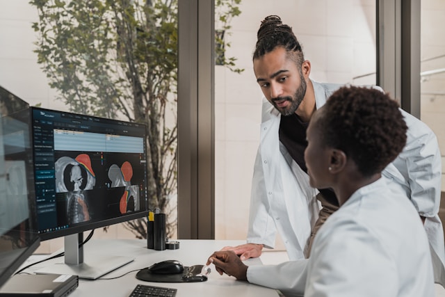 Plongée au cœur du métier de technicien en radiologie médicale : entre science et précision